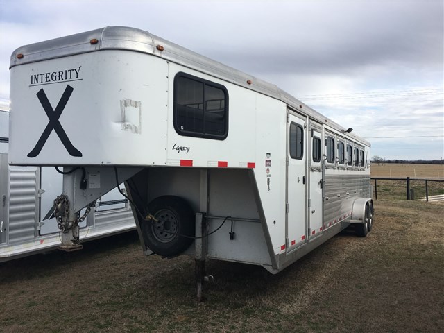 2008 Integrity 6 Horse