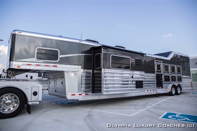2016 4 Star Trail Boss CUSTOM 4 Horse 18ft sw LQ w/ Slide 